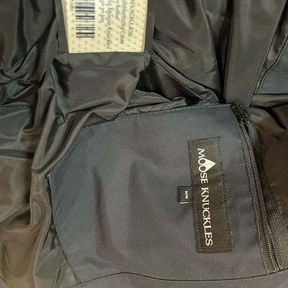 MENS 
LIKE new moose knuckles ORIGINAL 3Q FUR down jacket in navy with fur - Picture 3 of 5